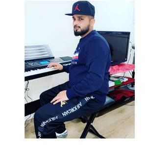 Meet your Posher, Adeel